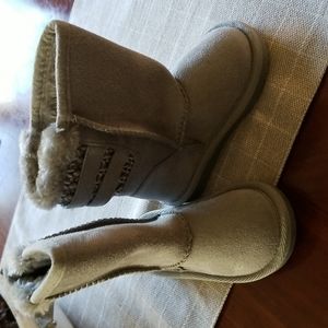 Grey toddler boots